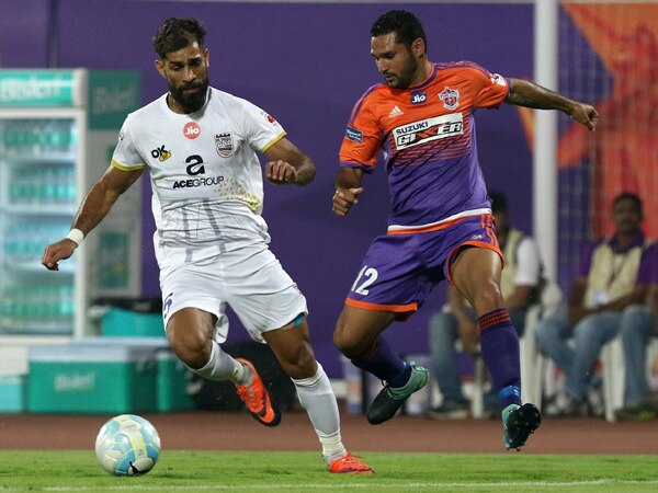 ISL 2017: FC Pune wins match by 2-1 against Mumbai City ISL 2017: FC Pune wins match by 2-1 against Mumbai City